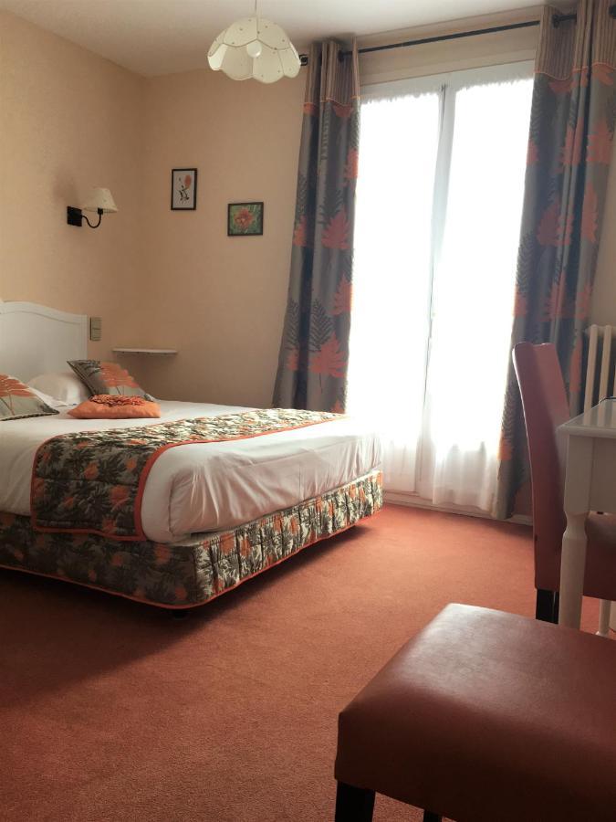 Hotel Restaurant Le Grillon Chambon-sur-Lac Εξωτερικό φωτογραφία