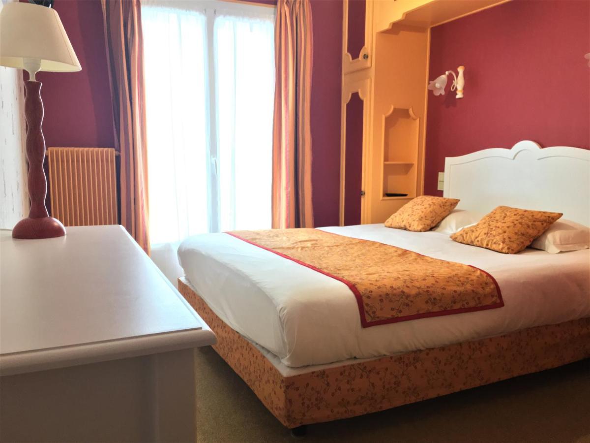 Hotel Restaurant Le Grillon Chambon-sur-Lac Εξωτερικό φωτογραφία