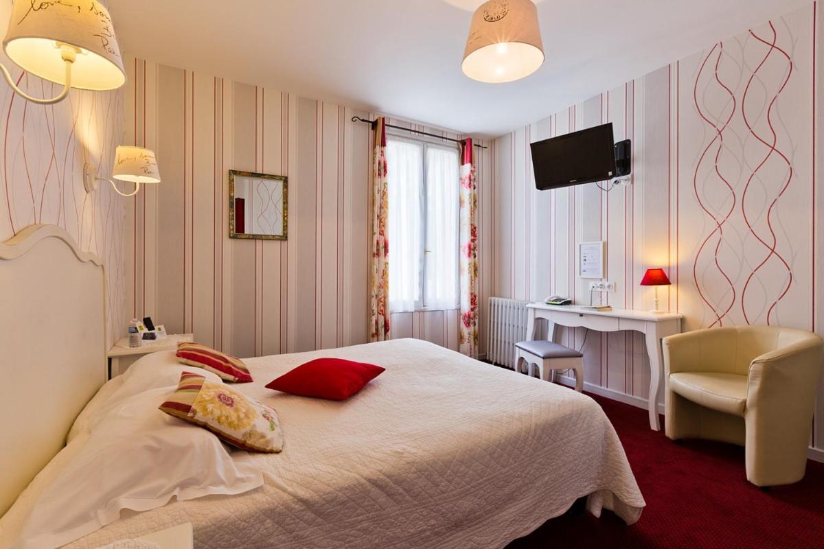 Hotel Restaurant Le Grillon Chambon-sur-Lac Εξωτερικό φωτογραφία