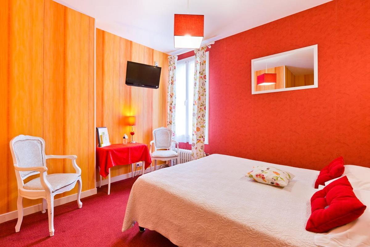 Hotel Restaurant Le Grillon Chambon-sur-Lac Εξωτερικό φωτογραφία